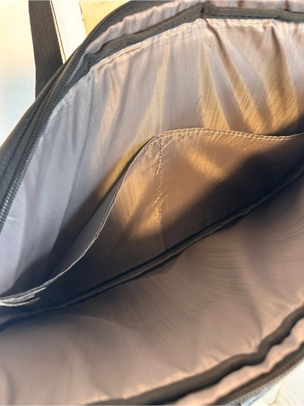 Samsonite kept applied handles•